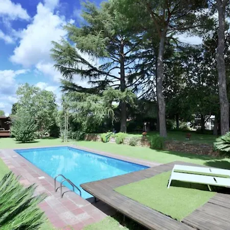 Villa Boheme Cottage With Swimming Pool